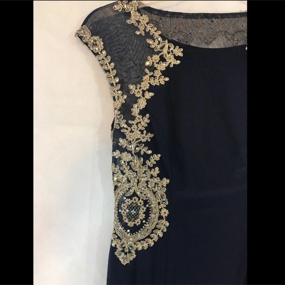 NEW‎ XSCAPE Embellished Jersey Gown in Navy/Gold [SZ 4 ]